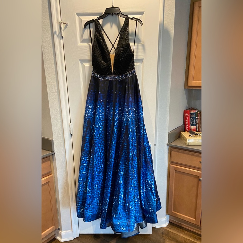 Camilla size 8 prom dress